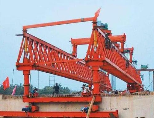 架橋機拆除施工方案中應包含哪些關鍵步驟和注意事項？