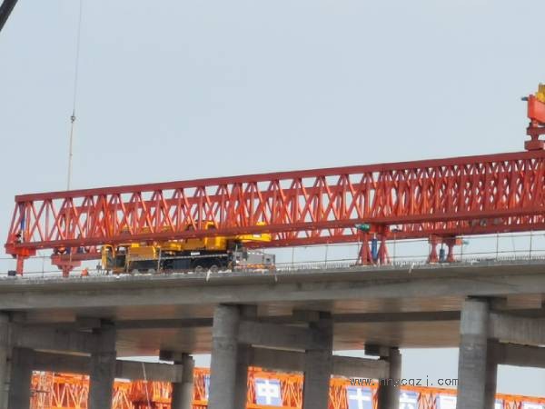 如何比較不同廠家生產(chǎn)的1000噸架橋機(jī)價(jià)格?