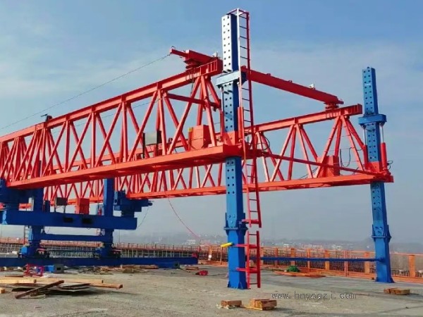 50噸架橋機(jī)施工時(shí)如何進(jìn)行設(shè)備調(diào)試和驗(yàn)收？